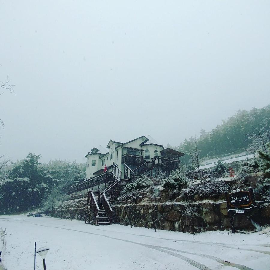 Another World Pension 경주 외부 사진