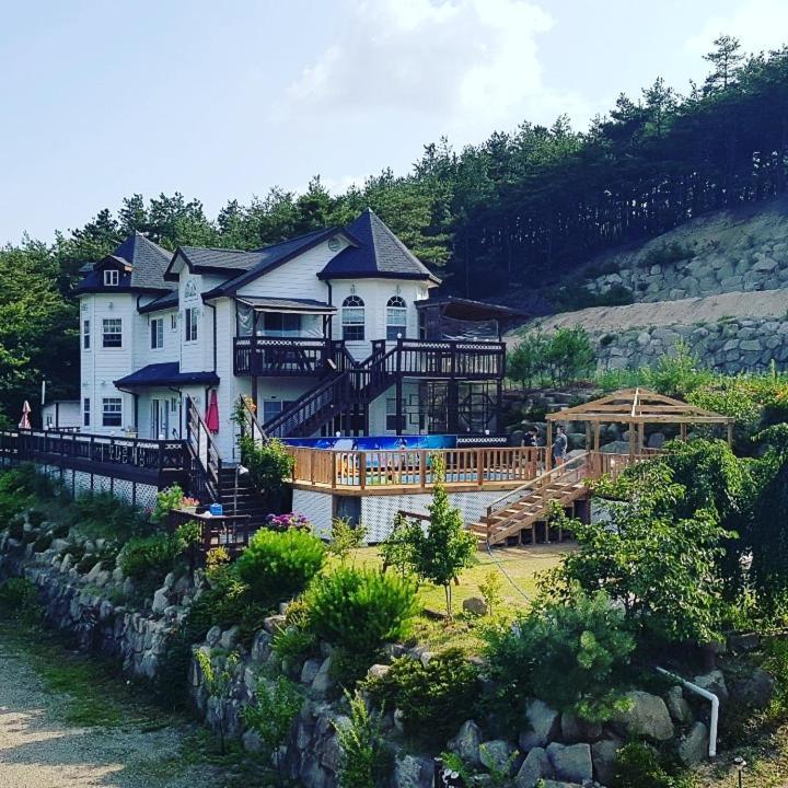 Another World Pension 경주 외부 사진